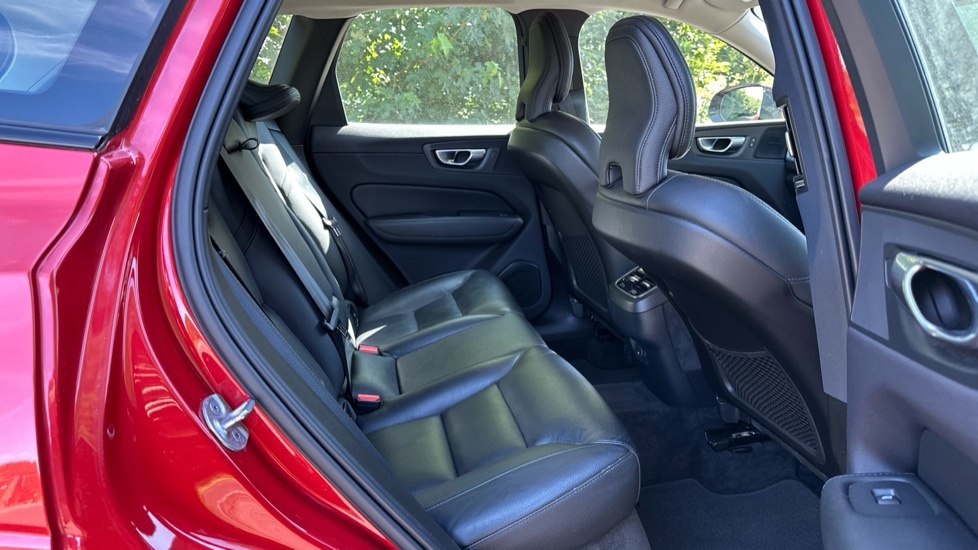 Volvo XC60 2.0 B4 Mhev Plus Suv Hybrid Euro 6 WD72TLX Red #6