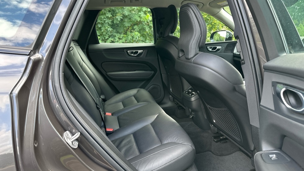 Volvo XC60 2.0 B4 Mhev Plus Suv Hybrid Awd Eu BK23OWJ Grey #6