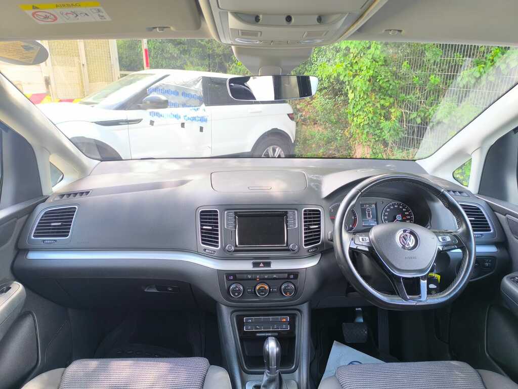Volkswagen Sharan 2.0 Tdi Scr 150 White #14