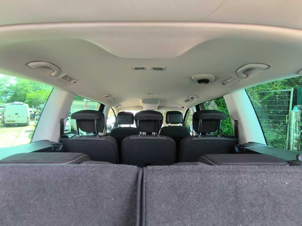 Volkswagen Sharan 2.0 Tdi Scr 150 White #31