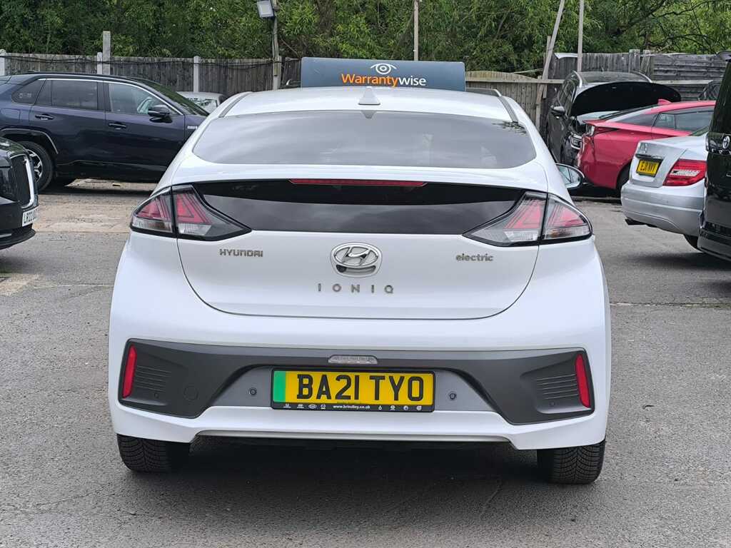 Hyundai Ioniq Premium White #8