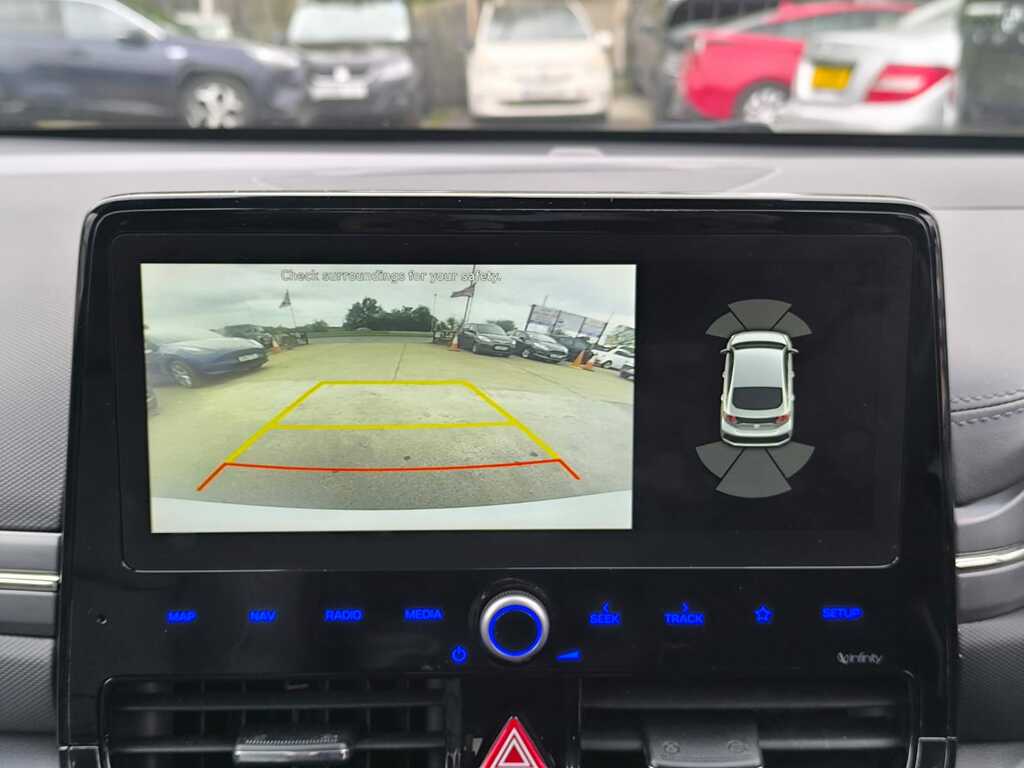 Hyundai Ioniq Premium White #17