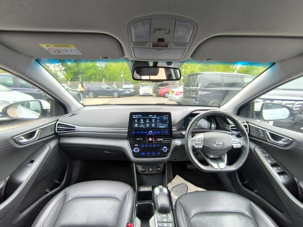 Hyundai Ioniq Premium White #13