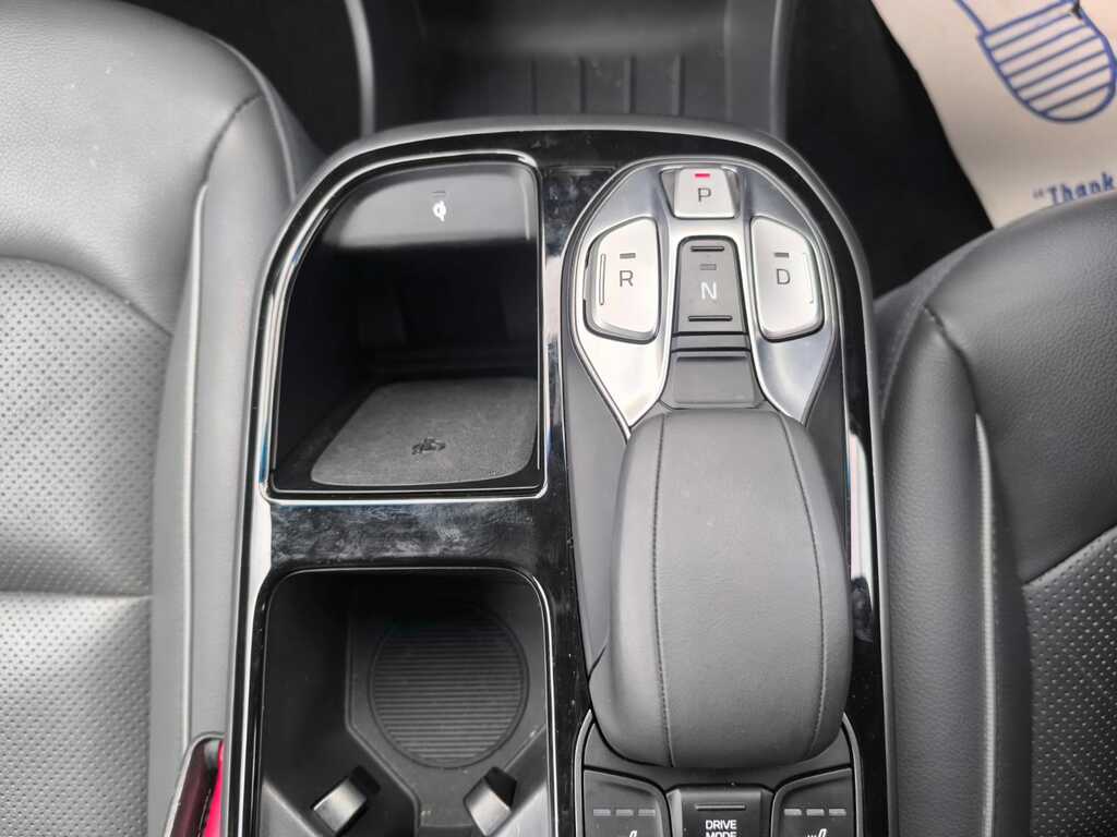 Hyundai Ioniq Premium White #18