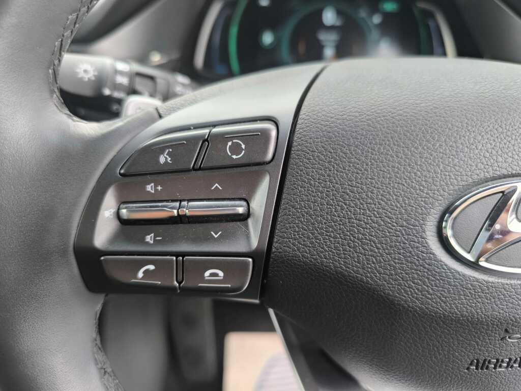 Hyundai Ioniq Premium White #23