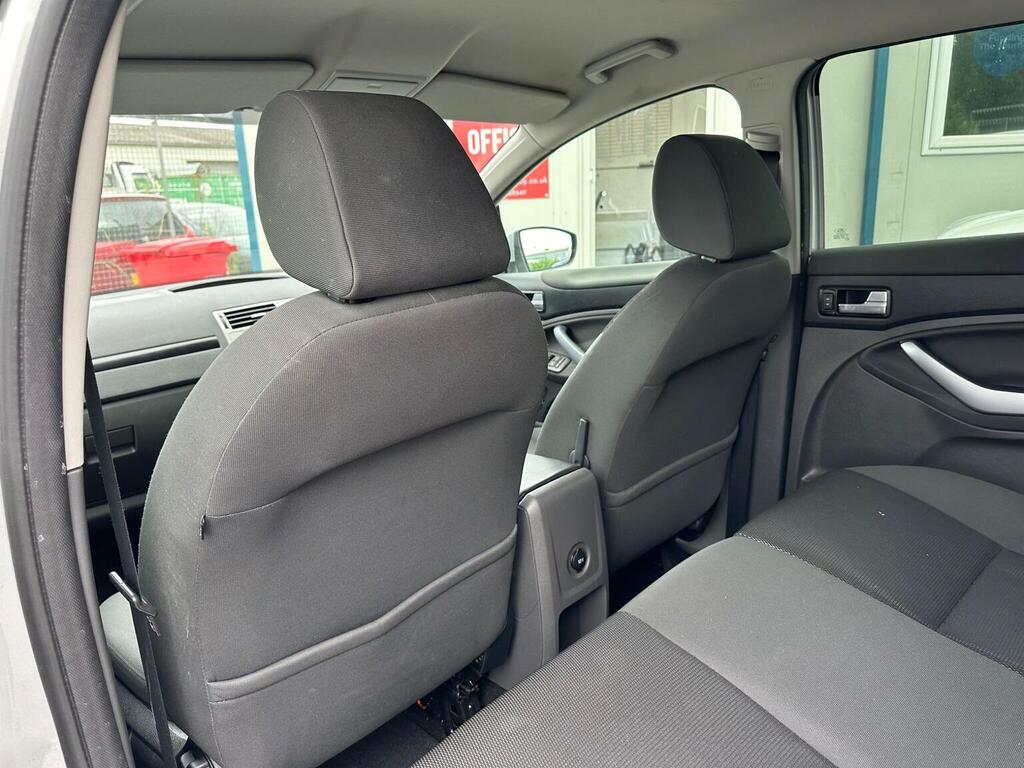 Ford Kuga 2.0 Tdci Zetec 2Wd Euro 5 Silver #16