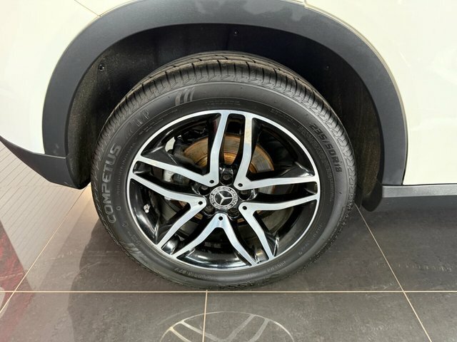 Mercedes-Benz GLA Class Suv White #3