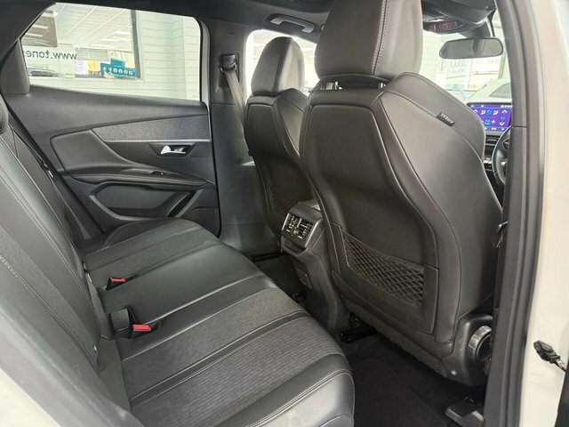 Peugeot 3008 Suv White #3