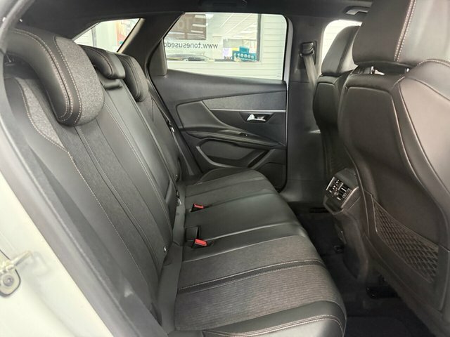Peugeot 3008 Suv White #4