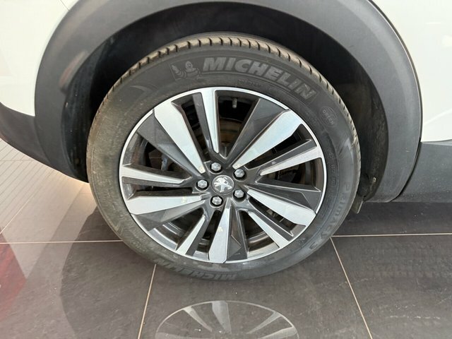 Peugeot 3008 Suv White #2