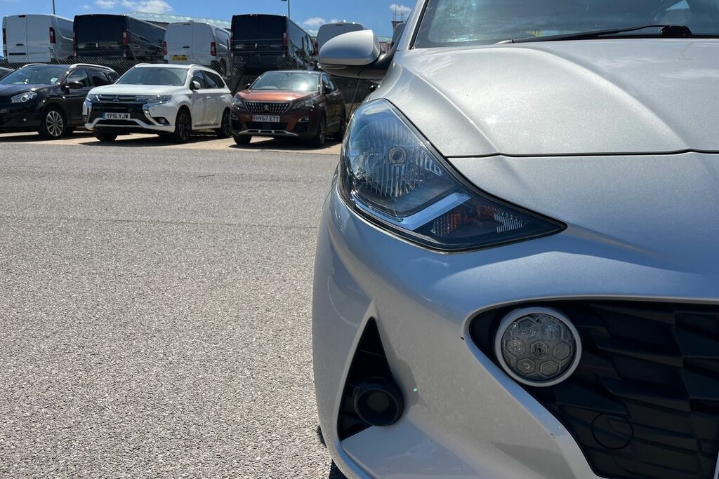 Hyundai I10 1.0 Premium Euro 6 Ss Green #11