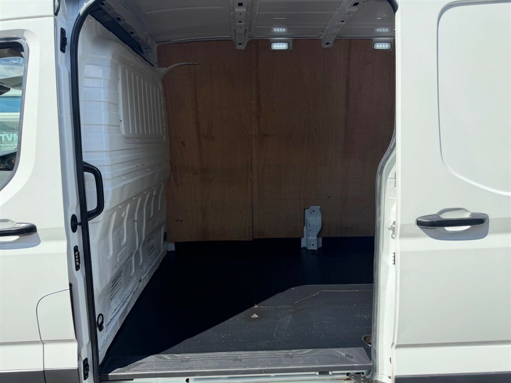 Maxus Deliver 9 2.0 D20 Lux Luton Van Rwd L4 Euro 6 White #16