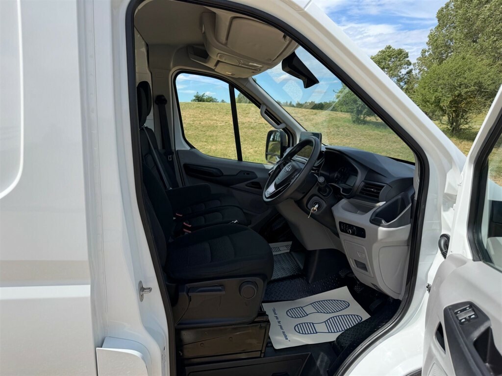 Maxus Deliver 9 2.0 D20 Lux Luton Van Rwd L4 Euro 6 White #9