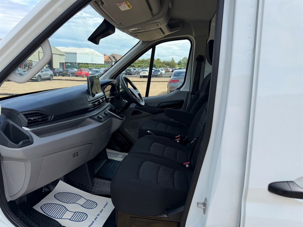 Maxus Deliver 9 2.0 D20 Lux Luton Van Rwd L4 Euro 6 White #14