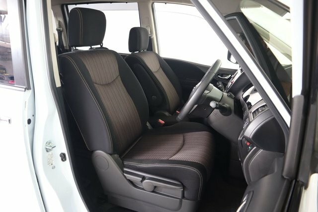 Nissan Serena 2.0 Saloon  #14