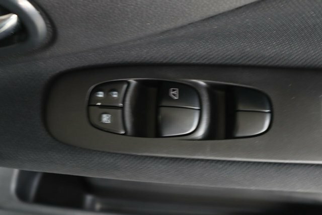 Nissan Serena 2.0 Saloon  #38