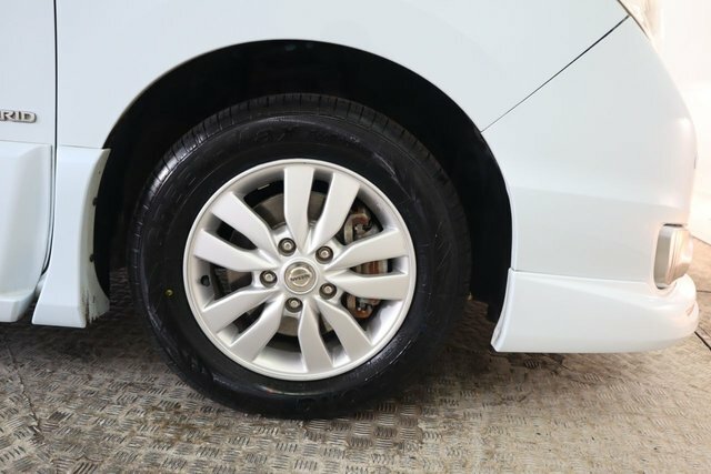 Nissan Serena 2.0 Saloon  #12