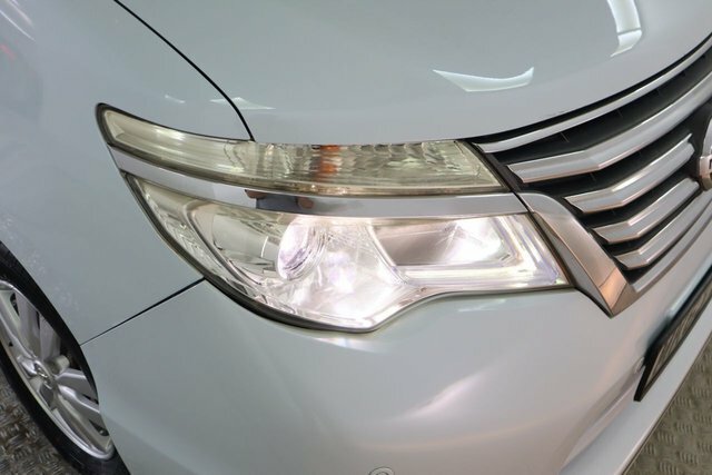 Nissan Serena 2.0 Saloon  #11