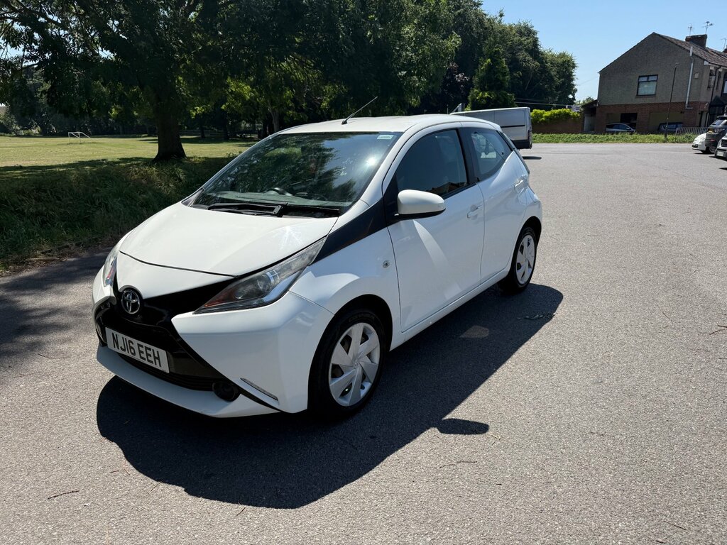 Toyota Aygo 1.0 Vvt-i X-play Hatchback Euro White