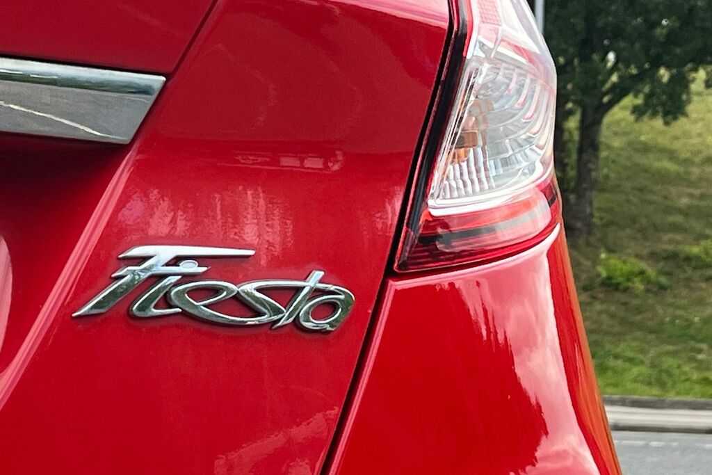 Ford Fiesta 1.4 Titanium Hatchback 130 Gkm Red #39