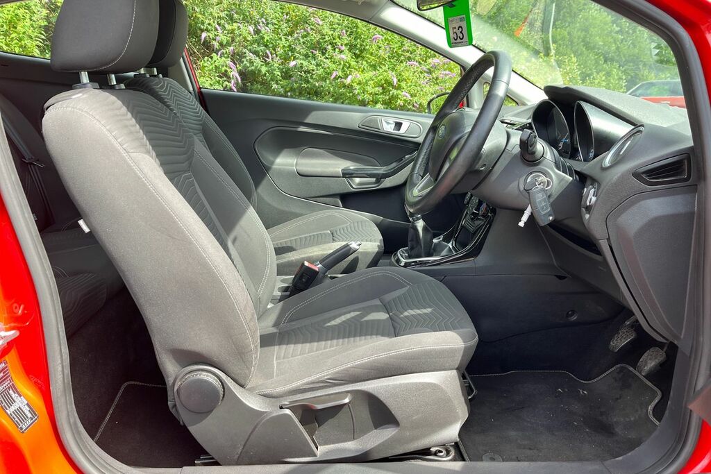 Ford Fiesta 1.4 Titanium Hatchback 130 Gkm Red #38