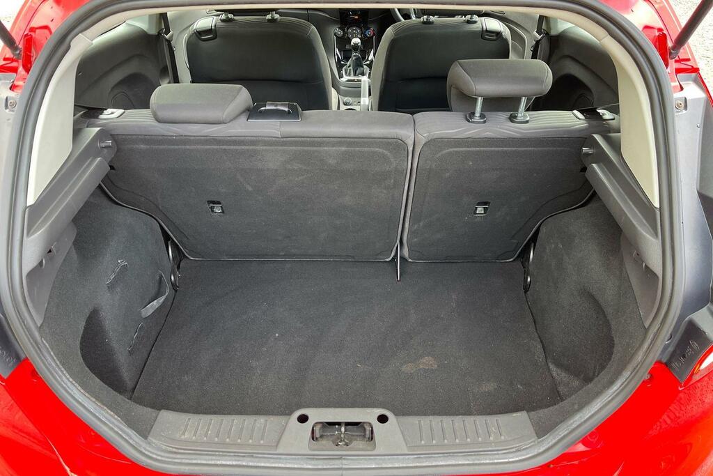 Ford Fiesta 1.4 Titanium Hatchback 130 Gkm Red #21