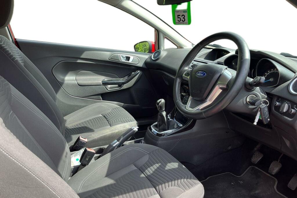 Ford Fiesta 1.4 Titanium Hatchback 130 Gkm Red #9