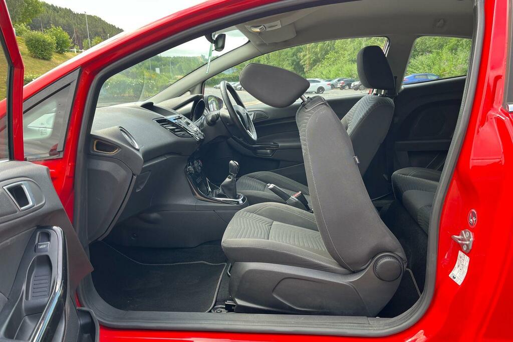 Ford Fiesta 1.4 Titanium Hatchback 130 Gkm Red #35