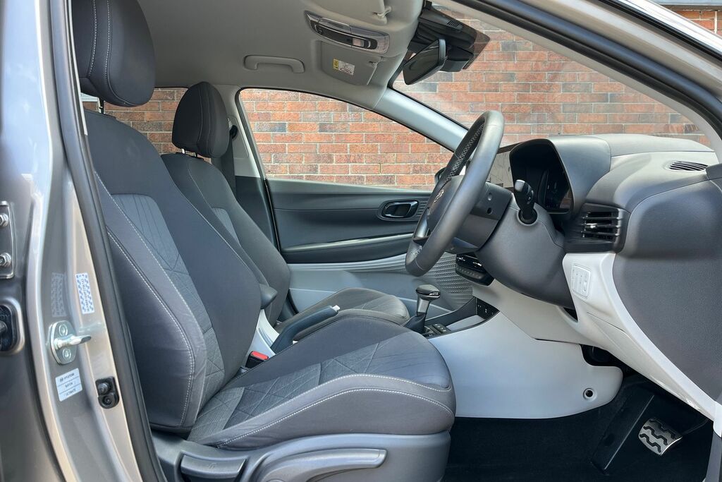 Hyundai Bayon 1.0 T-gdi 100Ps Ultimate 48 Volt Mhev Dct Grey #31