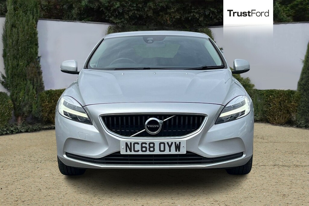 Volvo V40 T2 122 Momentum - Motd To June 2027 2 Keys Silver #6