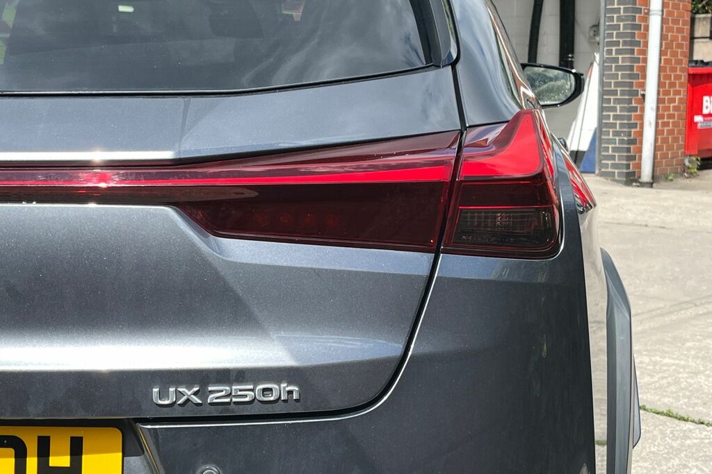 Lexus UX 250H 2.0 F-sport Design Cvt Black #25