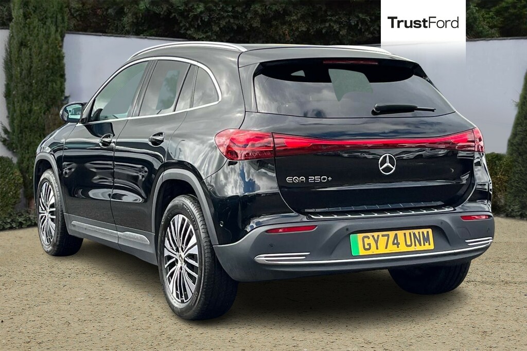 Mercedes-Benz EQA Eqa 250 140Kw Sport Executive 70.5Kwh Black #2