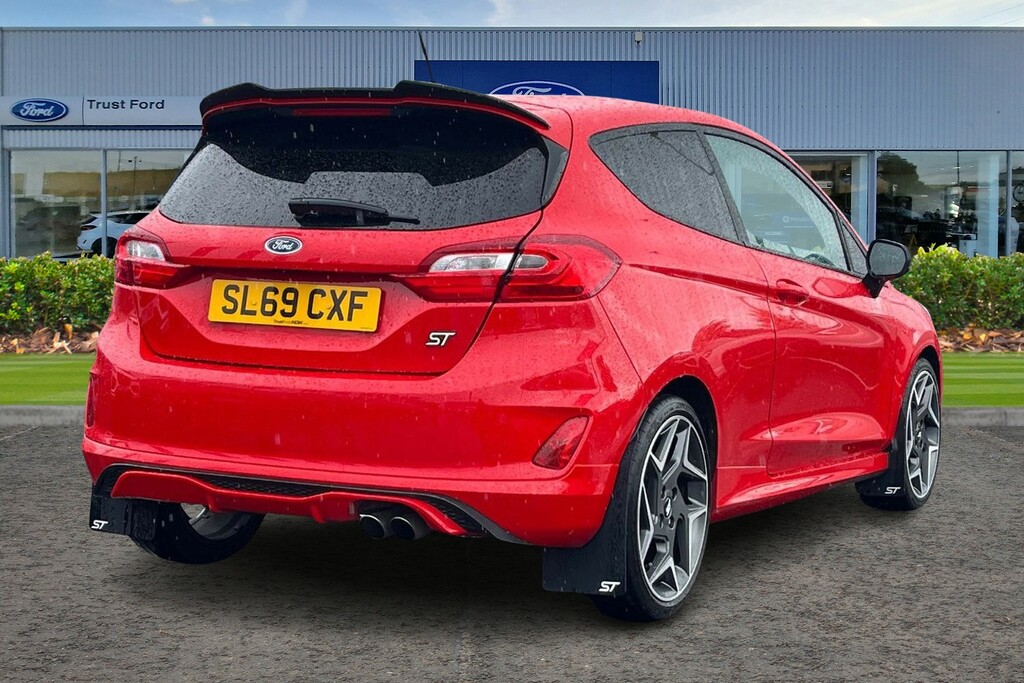 Ford Fiesta 1.5 Tdci 120 Titanium 5Dr, Under 36800 Miles, 3 Se Red #4