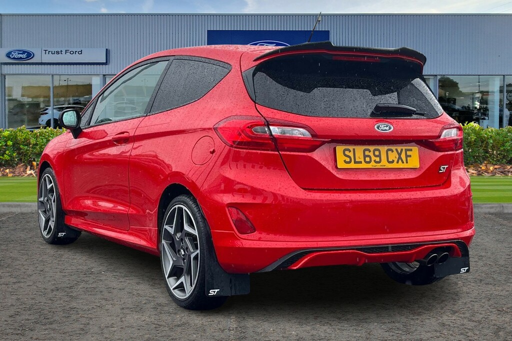 Ford Fiesta 1.5 Tdci 120 Titanium 5Dr, Under 36800 Miles, 3 Se Red #2