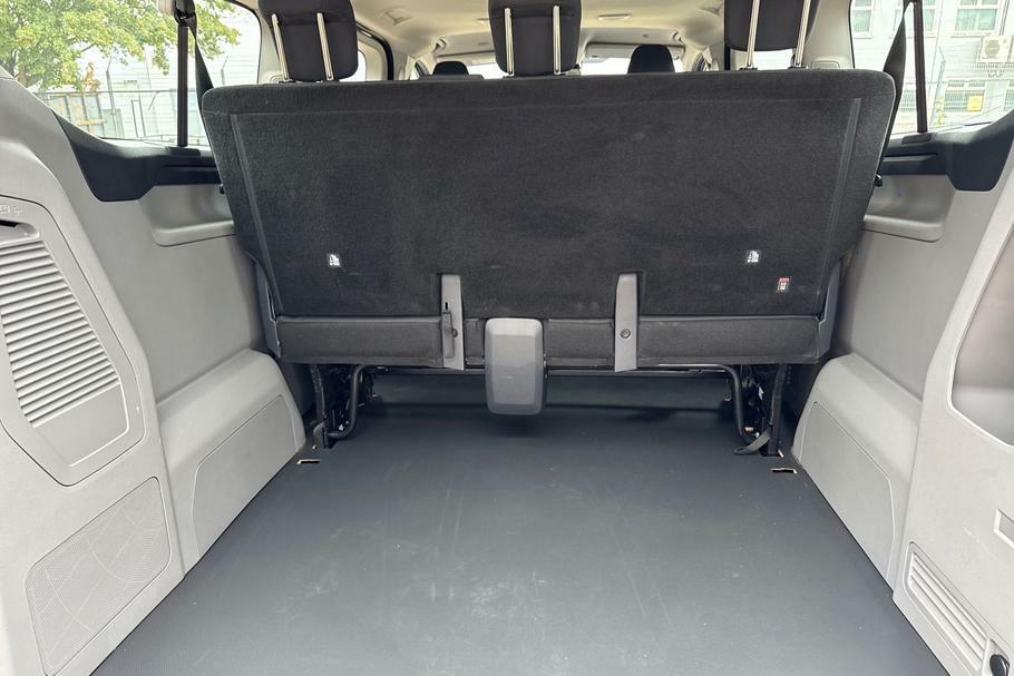 Ford Transit Custom 340 Trend L2 Lwb 9 Seat Minibus Fwd 2.5 Phev Black #4