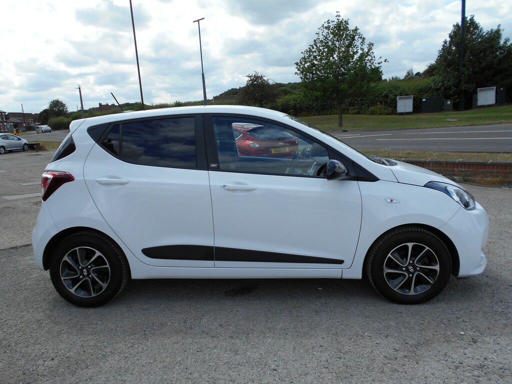 Hyundai I10 Hatchback 1.0 I10 Go Se 1.0 My19 201818 YM18ZMO White #4