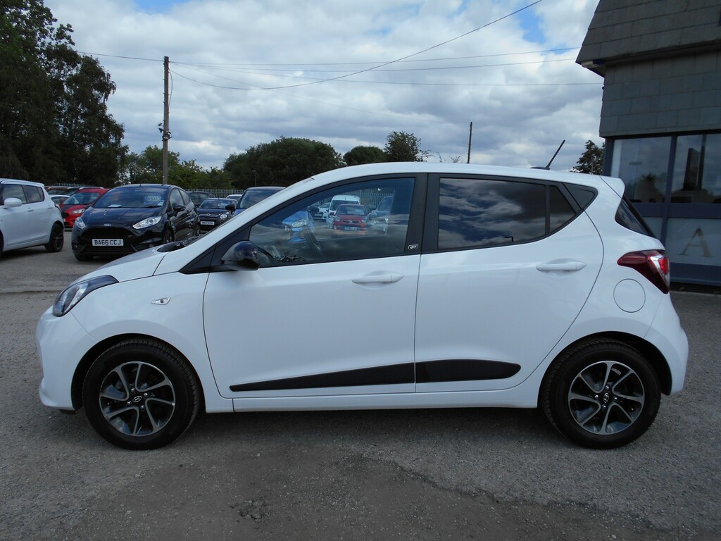 Hyundai I10 Hatchback 1.0 I10 Go Se 1.0 My19 201818 YM18ZMO White #3