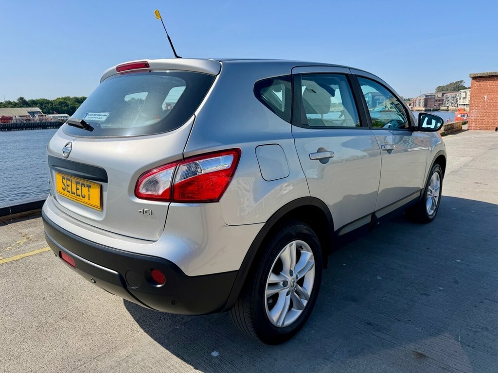 Nissan Qashqai 1.6 Acenta Red #5