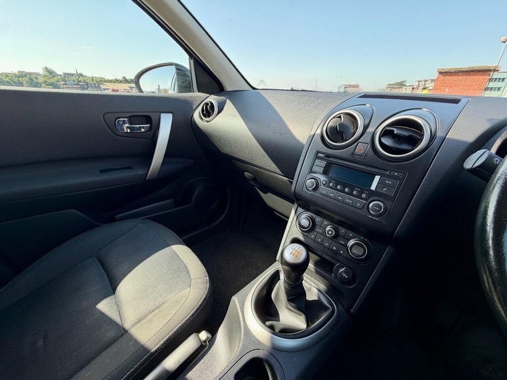 Nissan Qashqai 1.6 Acenta Red #33