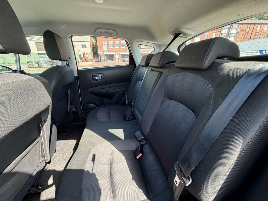 Nissan Qashqai 1.6 Acenta Red #20