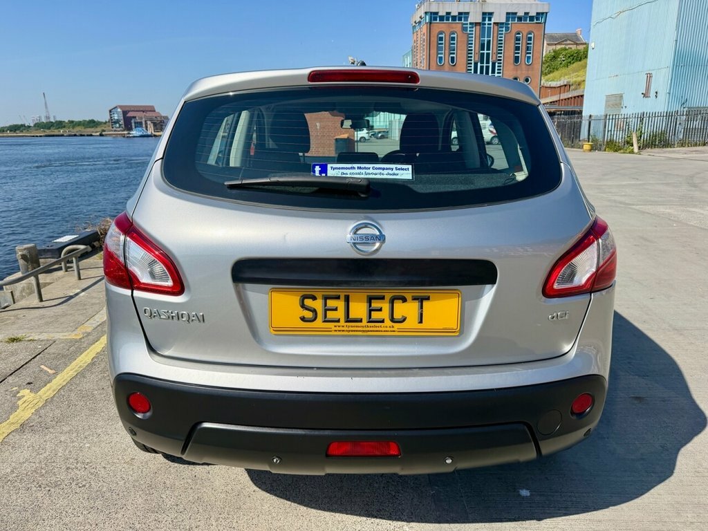 Nissan Qashqai 1.6 Acenta Red #13