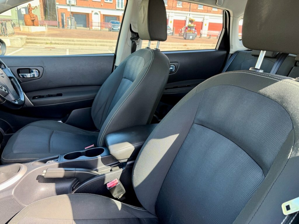 Nissan Qashqai 1.6 Acenta Red #24