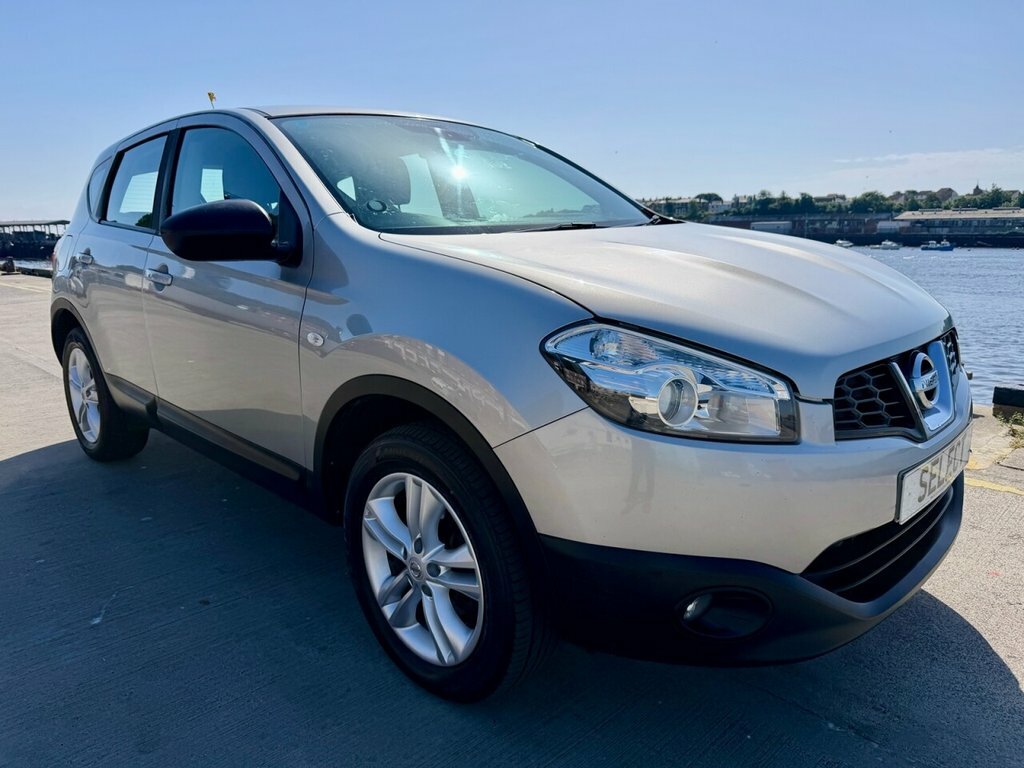 Nissan Qashqai 1.6 Acenta Red #1