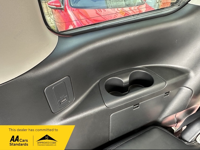 Nissan Serena Vip 8 Seater Gold #27