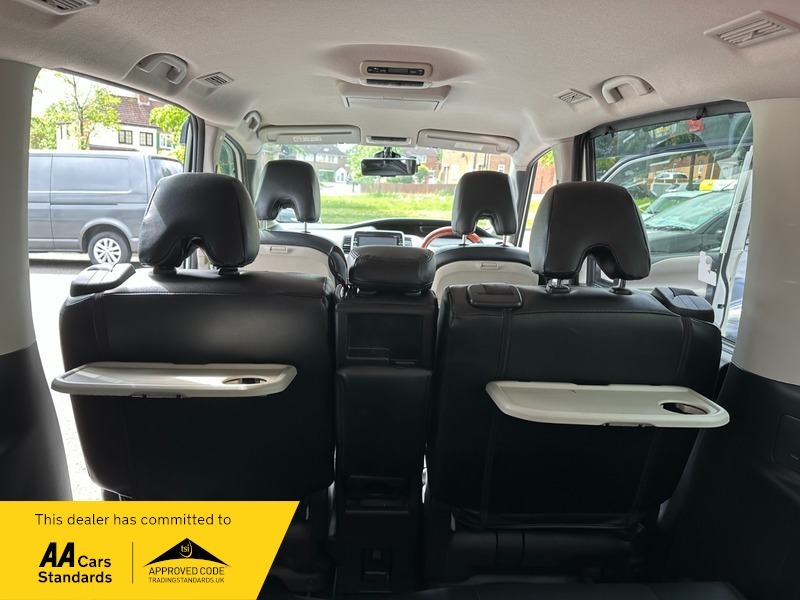 Nissan Serena Vip 8 Seater Gold #16