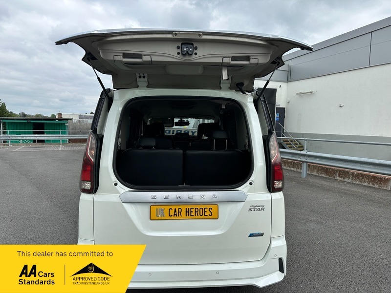 Nissan Serena Vip 8 Seater Gold #21