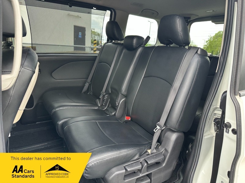 Nissan Serena Vip 8 Seater Gold #13