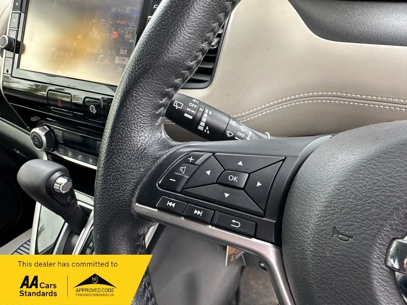 Nissan Serena Vip 8 Seater Gold #25
