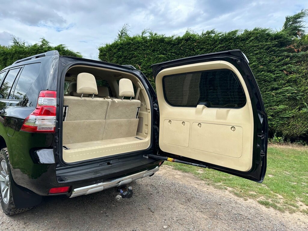 Toyota Land Cruiser D-4d Icon White #23