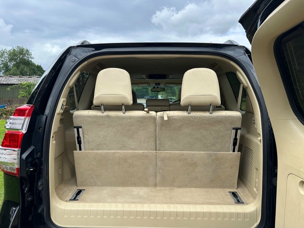 Toyota Land Cruiser D-4d Icon White #45